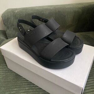 Crocs Brooklyn Platform Sandal